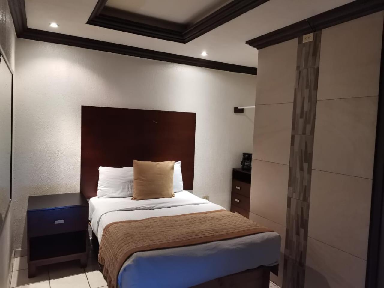 Hotel Don Quijote 墨西卡利 外观 照片